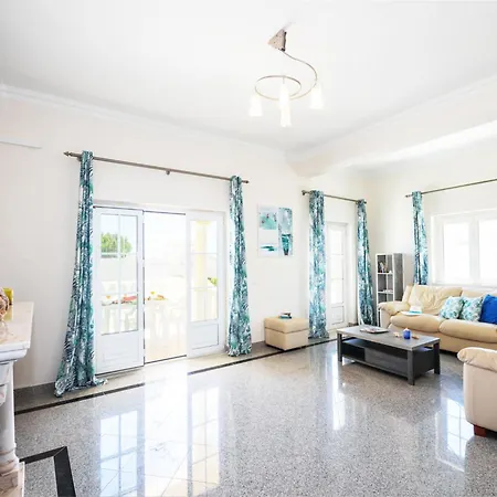 Villa Villa In Albufeira With Pool Near Praia Do Castelo *