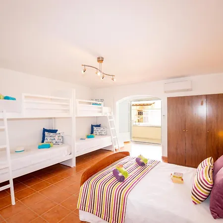 Villa In Albufeira With Pool Near Praia Do Castelo *